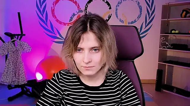 Snapshot of LolaAsmus chatting on February 1, 8:08 am LolaAsmus online show from February 1, 8:08 am