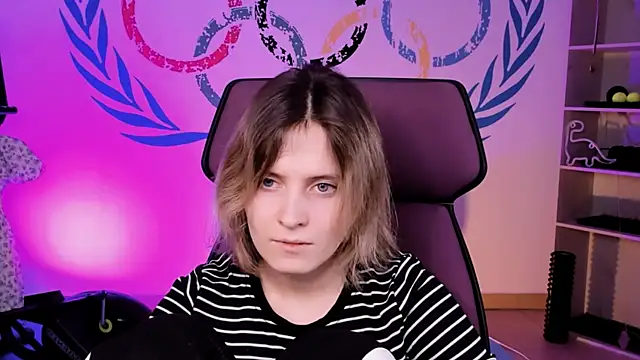 Snapshot of LolaAsmus chatting on February 1, 11:10 am LolaAsmus online show from February 1, 11:10 am