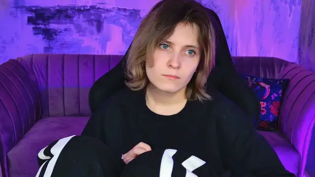 Snapshot of LolaAsmus chatting on February 5, 4:14 pm LolaAsmus online show from February 5, 4:14 pm