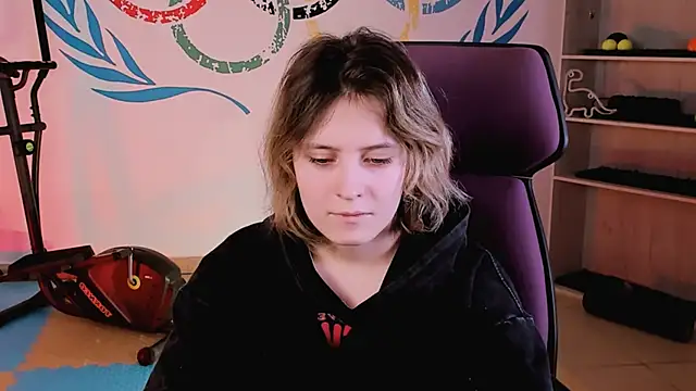 Snapshot of LolaAsmus chatting on February 13, 11:17 am LolaAsmus online show from February 13, 11:17 am