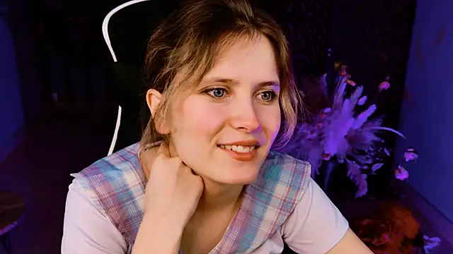 Snapshot of LolaAsmus chatting on February 15, 11:17 am LolaAsmus online show from February 15, 11:17 am