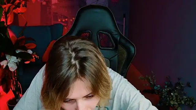 Snapshot of LolaAsmus chatting on February 21, 7:21 pm LolaAsmus online show from February 21, 7:21 pm