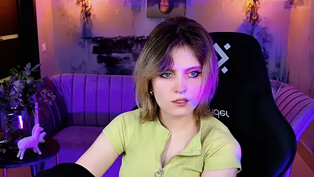 Snapshot of LolaAsmus chatting on February 25, 11:08 am LolaAsmus online show from February 25, 11:08 am