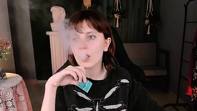 Snapshot of LolaAsmus chatting on March 18, 1:42 pm LolaAsmus online show from March 18, 1:42 pm