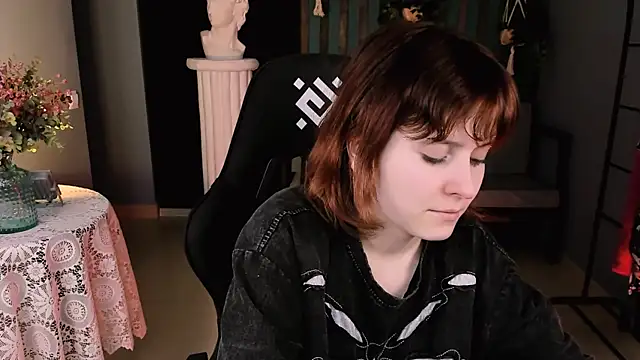 Snapshot of LolaAsmus chatting on March 18, 7:53 pm LolaAsmus online show from March 18, 7:53 pm