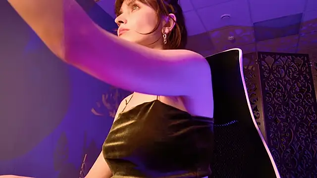 Snapshot of LolaAsmus chatting on March 19, 7:17 pm LolaAsmus online show from March 19, 7:17 pm