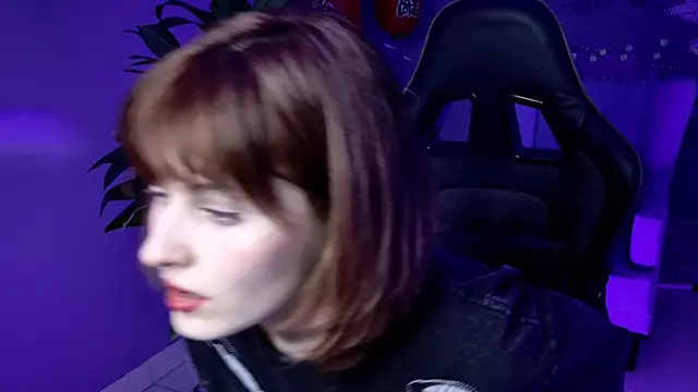 Snapshot of LolaAsmus chatting on March 22, 5:31 pm LolaAsmus online show from March 22, 5:31 pm