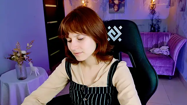 Snapshot of LolaAsmus chatting on September 25, 9:13 am LolaAsmus online show from September 25, 9:13 am