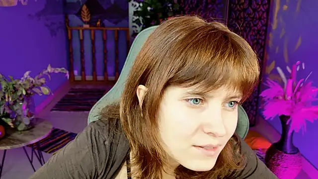 Snapshot of LolaAsmus chatting on October 14, 5:30 am LolaAsmus online show from October 14, 5:30 am