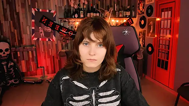 Snapshot of LolaAsmus chatting on October 24, 5:48 am LolaAsmus online show from October 24, 5:48 am