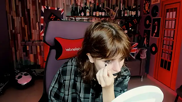 Snapshot of LolaAsmus chatting on October 25, 5:15 am LolaAsmus online show from October 25, 5:15 am