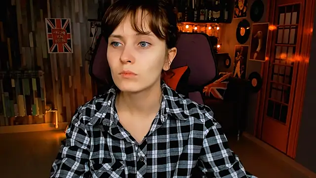 Snapshot of LolaAsmus chatting on November 5, 9:09 am LolaAsmus online show from November 5, 9:09 am