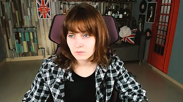 Snapshot of LolaAsmus chatting on November 7, 7:30 am LolaAsmus online show from November 7, 7:30 am