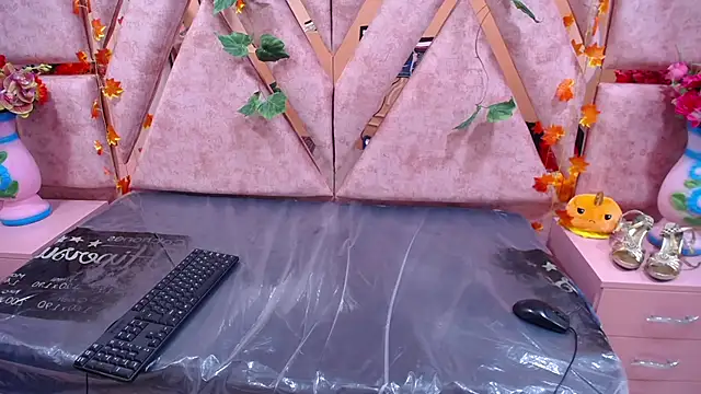 CataleyaLars20 online show from February 3, 3:49 pm