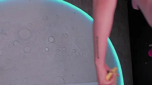 Snapshot of MilaHal_ chatting on February 6, 10:00 pm MilaHal online show from February 6, 10:00 pm