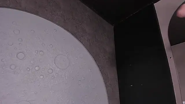 Snapshot of MilaHal_ chatting on February 8, 9:36 pm MilaHal online show from February 8, 9:36 pm