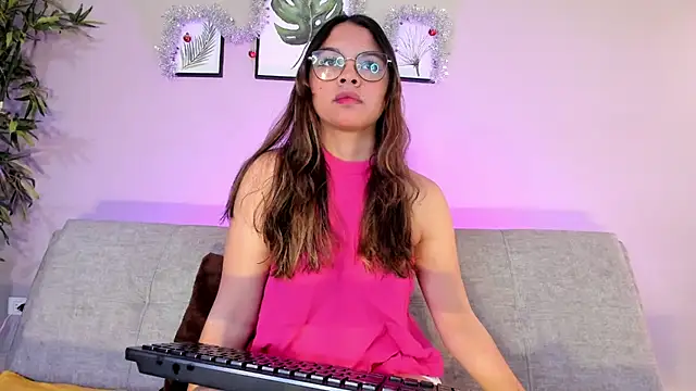 miaa lux online show from December 20, 7:07 pm