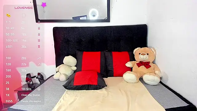 brittany williams  online show from February 7, 3:19 pm