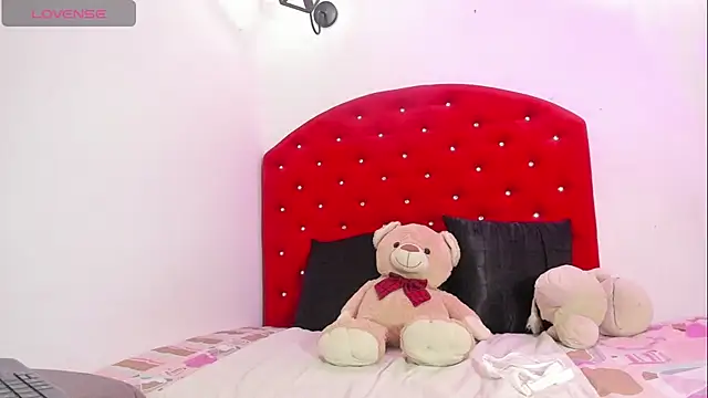 brittany williams  online show from March 15, 12:13 pm