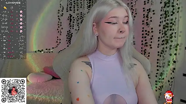 chillycharm online show from January 3, 3:38 am