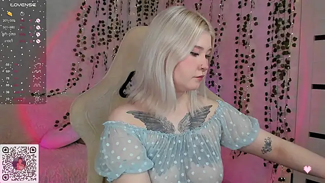 chillycharm online show from January 14, 12:54 am