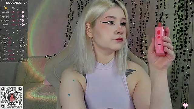 chillycharm online show from January 20, 4:43 am