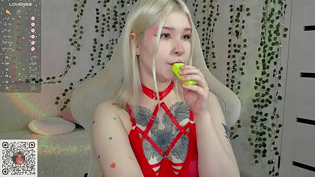 chillycharm online show from March 1, 12:17 am