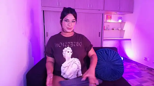 Snapshot of Shenoa1 chatting on March 12, 2:20 am Shenoa1 online show from March 12, 2:20 am