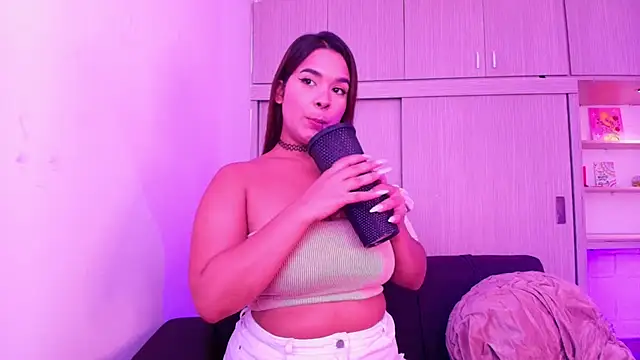 Snapshot of Shenoa1 chatting on March 12, 7:06 pm Shenoa1 online show from March 12, 7:06 pm