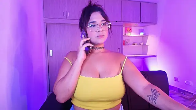 Snapshot of Shenoa1 chatting on March 14, 11:43 pm Shenoa1 online show from March 14, 11:43 pm