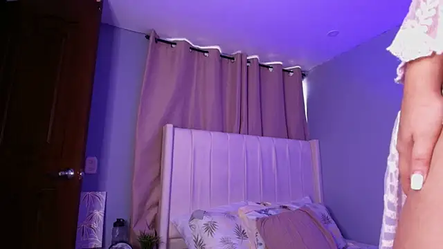 Snapshot of Shenoa1 chatting on November 4, 12:26 pm Shenoa1 online show from November 4, 12:26 pm