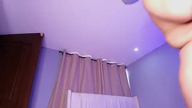 Snapshot of Shenoa1 chatting on November 13, 11:53 am Shenoa1 online show from November 13, 11:53 am