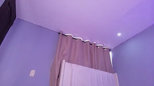 Snapshot of Shenoa1 chatting on November 18, 12:09 pm Shenoa1 online show from November 18, 12:09 pm