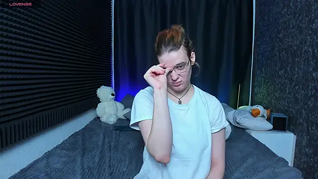 KIKI Krash online show from February 20, 1:30 pm