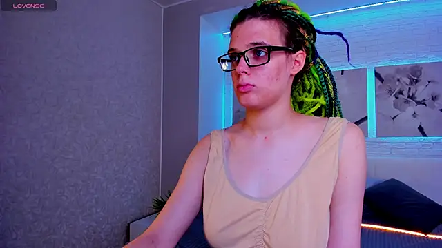 KIKI Krash online show from September 12, 10:04 am