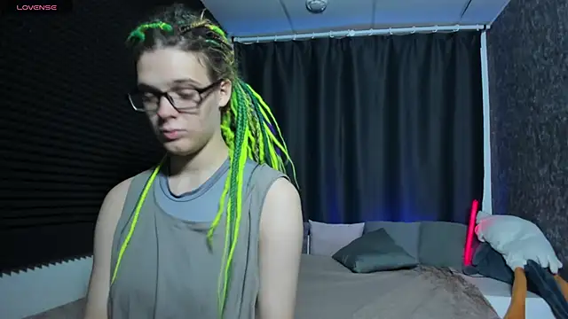 KIKI Krash online show from September 27, 9:47 am