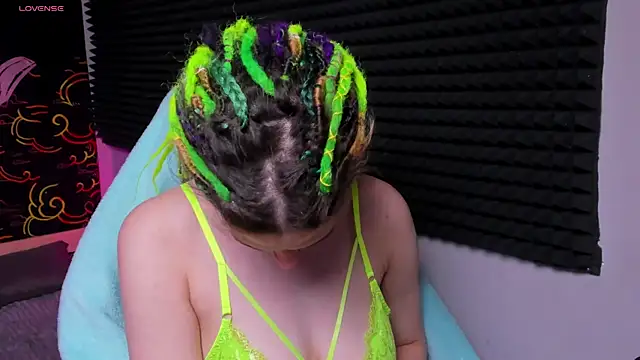 KIKI Krash online show from November 18, 10:09 am