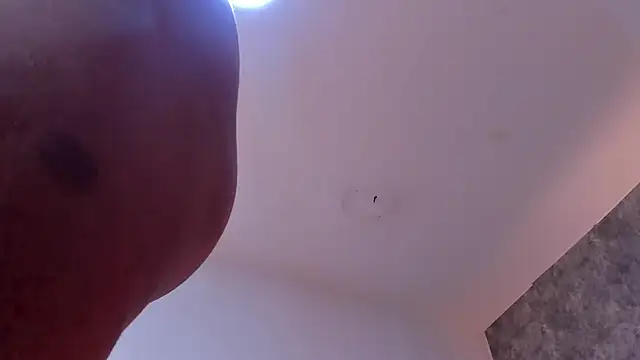 Snapshot of laura_smith33 chatting on March 18, 6:37 pm laura smith33 online show from March 18, 6:37 pm