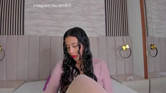 Snapshot of laura_smith33 chatting on September 22, 2:08 pm laura smith33 online show from September 22, 2:08 pm