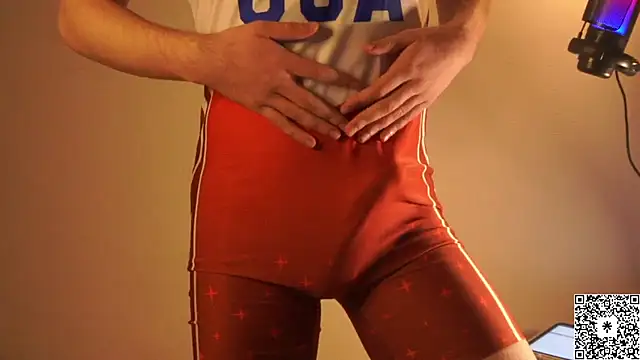 Snapshot of curlyboyy_ chatting on February 23, 6:01 pm curlyboyy online show from February 23, 6:01 pm