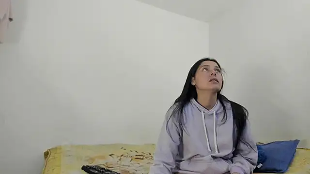 Nathaly love96 online show from December 5, 8:00 pm