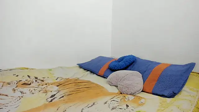 Nathaly love96 online show from December 6, 10:30 pm