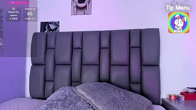 Sophia Lemos online show from February 7, 1:53 pm