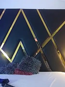 Adel Nesbiit online show from October 6, 7:33 pm