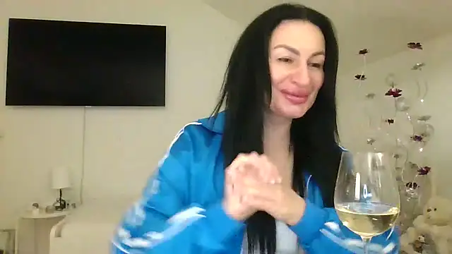 Helena7077 online show from January 31, 11:35 pm