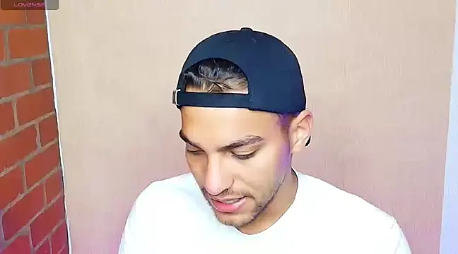 Leandro valenzuela online show from March 5, 10:21 pm