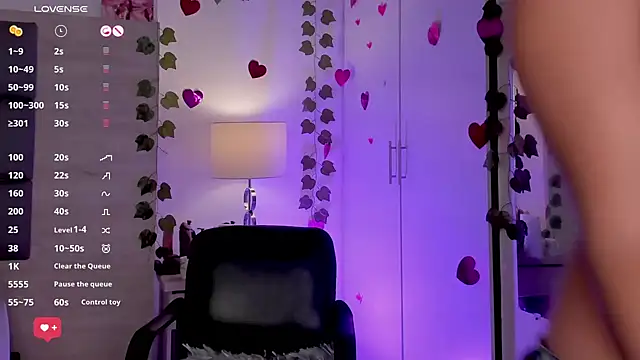 BonnieAnderson  online show from February 6, 8:02 pm