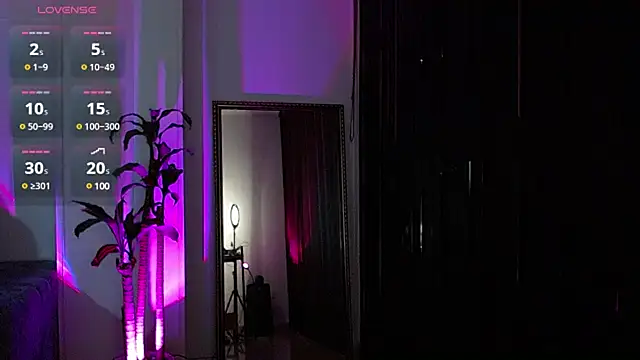 Charlee pink online show from December 15, 1:35 am