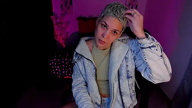 Charlee pink online show from October 9, 3:04 am