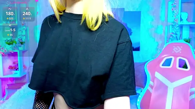 Snapshot of ElswythCovil chatting on December 15, 4:18 am ElswythCovil online show from December 15, 4:18 am